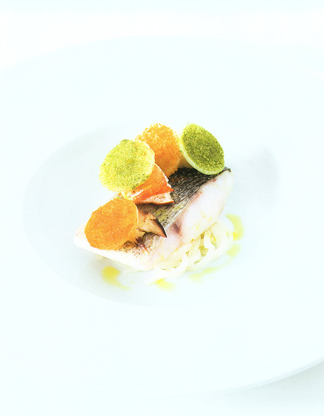 POLLEN STREET THE COOKBOOK (イギリス・ロンドン)　傷みあり