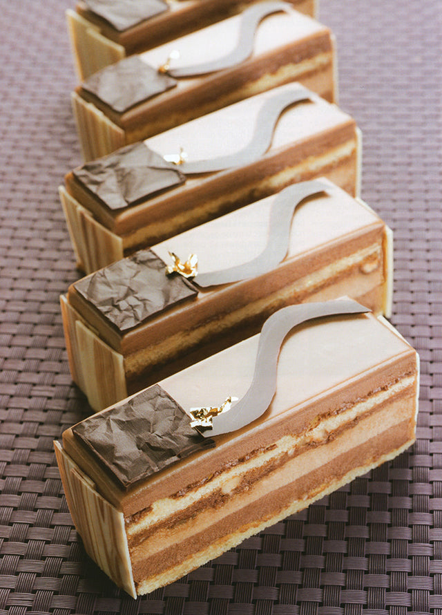 Petit gateaux, tartes et entremets au fil des saisons (フランス) 英語併記