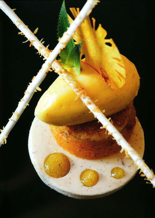 LAURENT PARIS (フランス・パリ)  絶版　中古