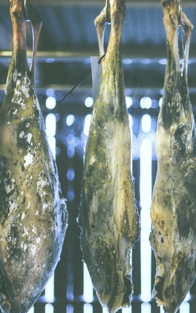 THE NORDIC COOK BOOK  : Magnus Nilson (スウェーデン)  傷みあり