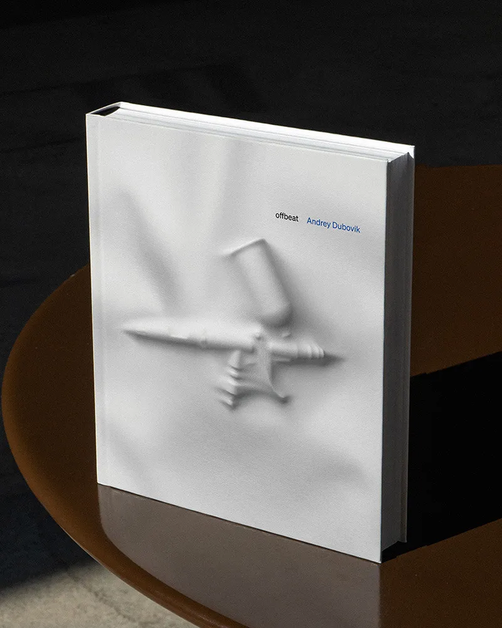 offbeat : Andrey Dubovik (ベラルーシ) 英語・スペイン語 併記