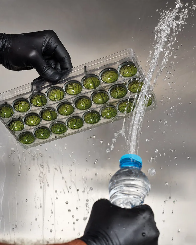 offbeat : Andrey Dubovik (ベラルーシ) 英語・スペイン語 併記