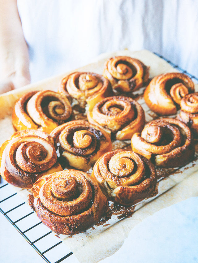 Pains 60 recettes de pains et brioches du monde (フランス)