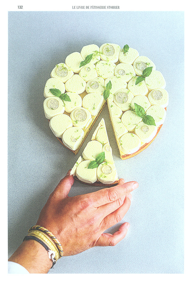 Le livre de patisserie Stohrer par Jeffrey Cagnes (フランス・パリ)